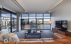 Large Modern 2 Bdrm Apt, Water Views, 2X Car Spots